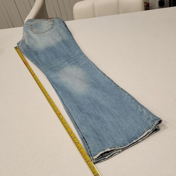 Lightwash American Eagle slim bootcut jeans size 10L - Picture 11 of 13